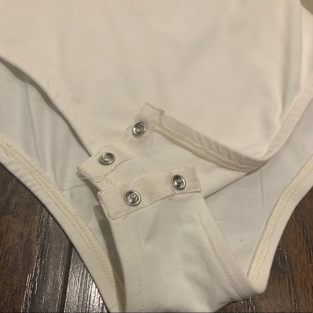 BP Ruffle Sleeve Bodysuit - Picture 6 of 13